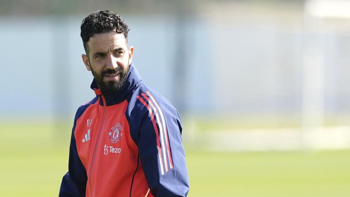 Manajer Manchester United Ruben Amorim menilai perang komentar antara Andre Onana dan Nemanja Matic berawal dari salah paham (Foto: AP/Martin Rickett)