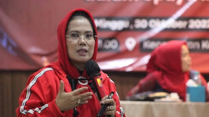 Sekretaris DPD PDI Perjuangan (PDIP) Jawa Timur, Sri Untari Bisowarno. Sekretaris DPD PDI Perjuangan (PDIP) Jawa Timur, Sri Untari Bisowarno.