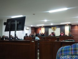 Suami Fenny Frans Ngaku Inisiatif Kirim 2 Sampel Skincare Merkuri ke Polisi