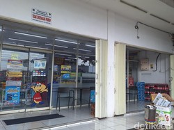 Dishub Mataram Sebar Stiker Bebas Uang Parkir di 15 Titik