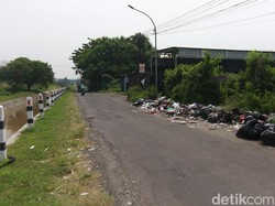 Sampah Liar Bikin Jorok Babarsari, DLH Sleman Janji Tangkap Oknum Nakal