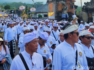 Jarang Tahu, Ini 10 Desa di Sumbawa Tempat Tinggal Warga Hindu Jarang Tahu, Ini 10 Desa di Sumbawa Tempat Tinggal Warga Hindu