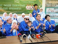 Wali Band Boyong Keluarga Besar Umrah