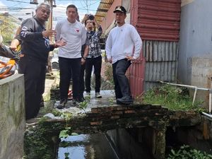 Walkot Agung Tinjau Titik Rawan Banjir di Pekanbaru: Penanganan Maksimal Walkot Agung Tinjau Titik Rawan Banjir di Pekanbaru: Penanganan Maksimal