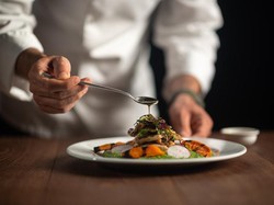 Ayah-Anak Ini Pakai Modus Sama Buat Tipu 100 Restoran Selama 3 Tahun