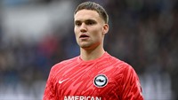 Bart Verbruggen - Brighton & Hove Albion: 4 gol bagi tim lawan akibat blundernya. Foto: Getty Images/Gareth Copley