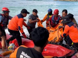 1 dari 3 Santri yang Hanyut di Pantai Balekambang Ditemukan Tewas