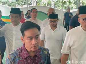 Wapres Gibran Ikut Salat Jenazah Titiek Puspa Wapres Gibran Ikut Salat Jenazah Titiek Puspa
