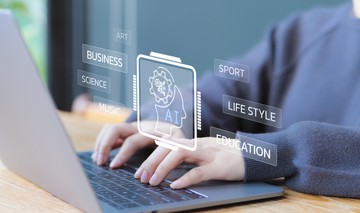 Riset: AI Bisa Ubah Gaya Menulis Manusia dalam 5 Tahun