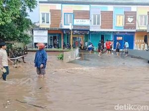 Sungai di Pasuruan Meluap, Jalan Malang-Surabaya Tergenang