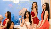 8 Foto Jessica Jane Saat Kejutan Bridal Shower, Cantik Pakai Mini Dress
