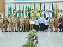 Patuhi Pelayanan Publik, Kemendagri Terima Penghargaan Ombudsman RI