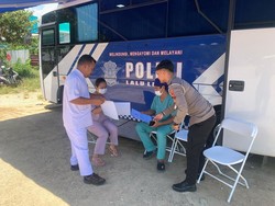 SIM Keliling Bidik Penunggu Pasien-Nakes RSUD di Labuan Bajo