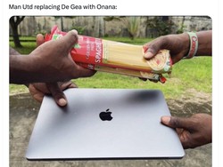 Satu lagi meme yang meledek Onana, menganggap langkah MU melepas De Gea demi kiper asal Kamerun itu juga sebuah blunder yang tidak sepadan. Foto: dok. Internet/X (Twitter)