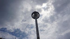Foto Menara Taming Sari: Ikonnya Melaka, Bisa Berputar 360 Derajat