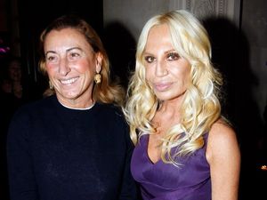 Prada Resmi Akuisisi Versace, Dapat Restu Penuh Donatella Prada Resmi Akuisisi Versace, Dapat Restu Penuh Donatella
