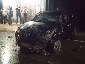 Dugaan Penyebab Mobil Fortuner Bupati Luwu Utara Terbalik hingga Ajudan Luka Dugaan Penyebab Mobil Fortuner Bupati Luwu Utara Terbalik hingga Ajudan Luka