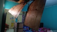 Rumah Porak-poranda Efek Guncangan Gempa M 4,1 Kota Bogor