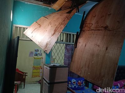 Rumah Porak-poranda Efek Guncangan Gempa M 4,1 Kota Bogor