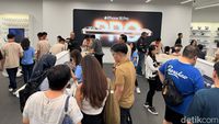 Keramaian Penjualan Perdana iPhone 16 di Indonesia