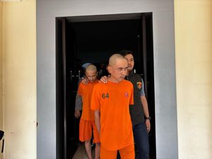 Bejat! Bapak-Paman di Garut Cabuli Bocah 5 Tahun di Rumah Kakek Bejat! Bapak-Paman di Garut Cabuli Bocah 5 Tahun di Rumah Kakek