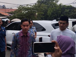 Datang Melayat, Wapres Gibran Ikut Salatkan Jenazah Titiek Puspa