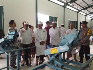 Dorong Kemajuan Ekonomi Lokal, Bupati Bangli Resmikan Gedung Sentra IKM Bambu Dorong Kemajuan Ekonomi Lokal, Bupati Bangli Resmikan Gedung Sentra IKM Bambu