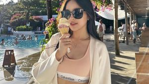 Cantiknya Elsa Japasal, Saat Jajan Gorengan hingga Nasi Padang