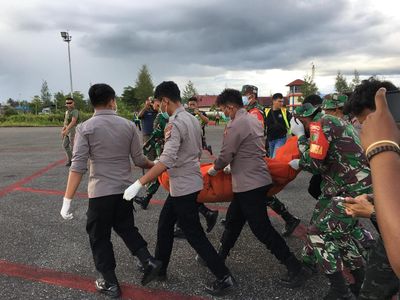 Evakuasi Korban Pembantaian KKB di Yahukimo