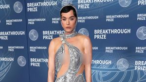 Foto: Gaya Seksi-Futuristis Katy Perry Jelang ke Luar Angkasa