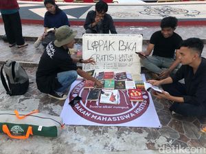 Potret Lapak Baca Gratis di Kalteng Simbol Perlawanan RUU Kontroversial Potret Lapak Baca Gratis di Kalteng Simbol Perlawanan RUU Kontroversial