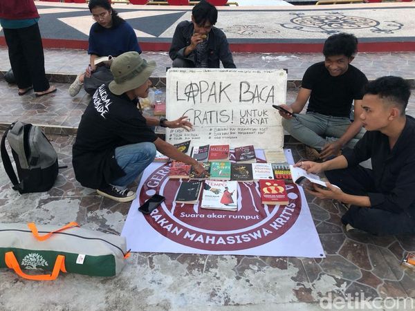 Potret Lapak Baca Gratis di Kalteng Simbol Perlawanan RUU Kontroversial