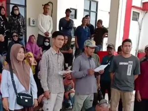 Amarah Warga Desa Pusaka atas Dugaan Perselingkuhan Kades-Sekdes