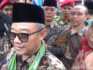 Mendikdasmen: Bantuan Guru Honorer Ditransfer ke Rekening Masing-masing