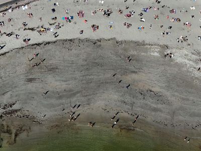 Menikmati Cuaca Hangat Pantai Galway Irlandia