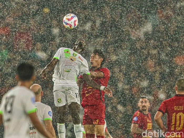 Pekan ke-28 Liga 1 menghadirkan big match Persija vs Persebaya. Pertandingan di Stadion Gelora Bung Karno, Jakarta, itu berakhir imbang 1-1.