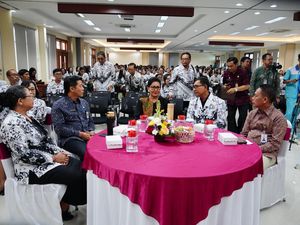 Putri Koster Ajak PGRI Bali Sosialisasikan Pengelolaan Sampah Berbasis Sumber