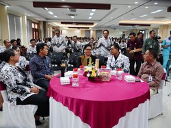 Putri Koster Ajak PGRI Bali Sosialisasikan Pengelolaan Sampah Berbasis Sumber