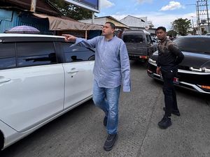 Geramnya Appi Tegur Pengendara Lawan Arah Biang Kemacetan di Jalan Makassar Geramnya Appi Tegur Pengendara Lawan Arah Biang Kemacetan di Jalan Makassar