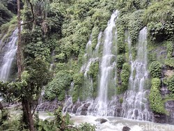 Meniti Ribuan Anak Tangga untuk Nikmati Segarnya Curup Maung Lahat