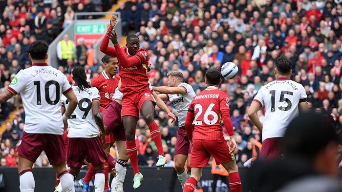 2210062685 LIVERPOOL, ENGLAND - APRIL 13: Virgil van Dijk of Liverpool scores his teams second goal during the Premier League match between Liverpool FC and West Ham United FC at Anfield on April 13, 2025 in Liverpool, England. (Photo by Justin Setterfield/Getty Images)