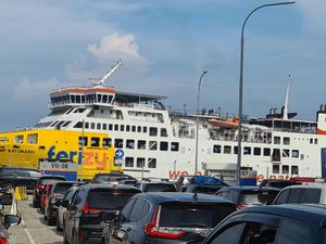 ASDP Sebut Pembelian Tiket Online Pangkas Antrean Penyeberangan Kapal ASDP Sebut Pembelian Tiket Online Pangkas Antrean Penyeberangan Kapal