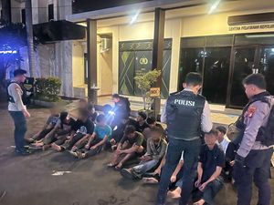 Polisi Amankan 19 Remaja Hendak Tawuran di Jakbar, 7 Sajam Disita