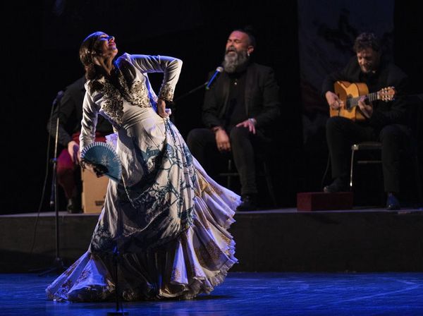 Aksi Para Penari Flamenco di Teater Nasional Irak