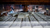 Intip Produksi Tahu Cipondoh di Tengah Naiknya Harga Kedelai