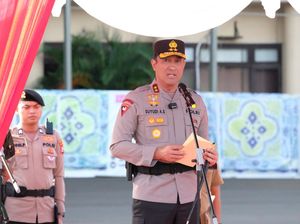 Video Atraksi Debus Kapolda Banten di HUT ke-79 Bhayangkara Video Atraksi Debus Kapolda Banten di HUT ke-79 Bhayangkara