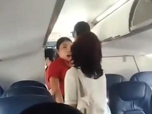 5 Fakta Terkini Pramugari Wings Air yang Viral Dicekik Anggota DPRD Sumut 5 Fakta Terkini Pramugari Wings Air yang Viral Dicekik Anggota DPRD Sumut
