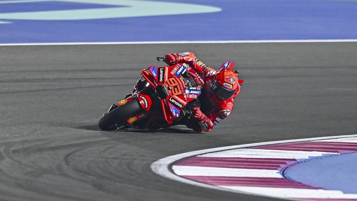 marc marquez motogp qatar 2025 motogp 2025 ducati lenovo team Spanish MotoGP rider Marc Marquez of the Ducati Lenovo Team competes in the sprint race during the Qatar Airways Motorcycle Grand Prix of Qatar at Lusail International Circuit in Lusail, Qatar, on April 12, 2025. (Photo by Noushad Thekkayil/NurPhoto via Getty Images)