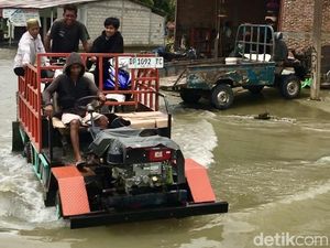 Mobil Dompeng dan Banjir Malangke Lutra yang Setahun Tak Kunjung Surut Mobil Dompeng dan Banjir Malangke Lutra yang Setahun Tak Kunjung Surut