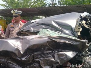 BRV Lawan Arah di Tol Pekalongan hingga Tabrak Bus, Polisi Bantah Ada Razia BRV Lawan Arah di Tol Pekalongan hingga Tabrak Bus, Polisi Bantah Ada Razia